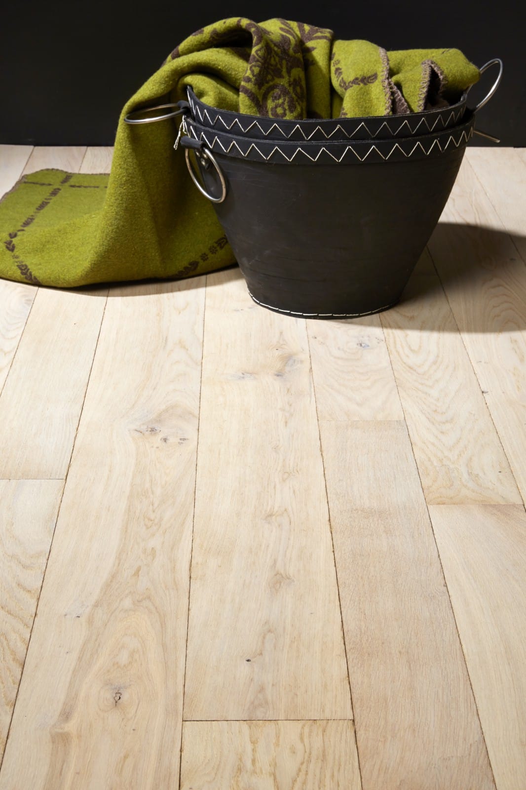 Parquet Massif Vieilli Blanc